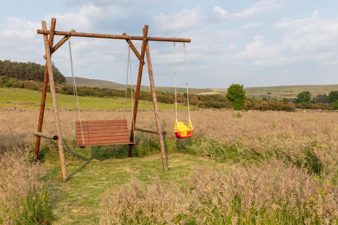 Hotel Oakwood Glamping Mourne Mountains Moyad Exterior foto