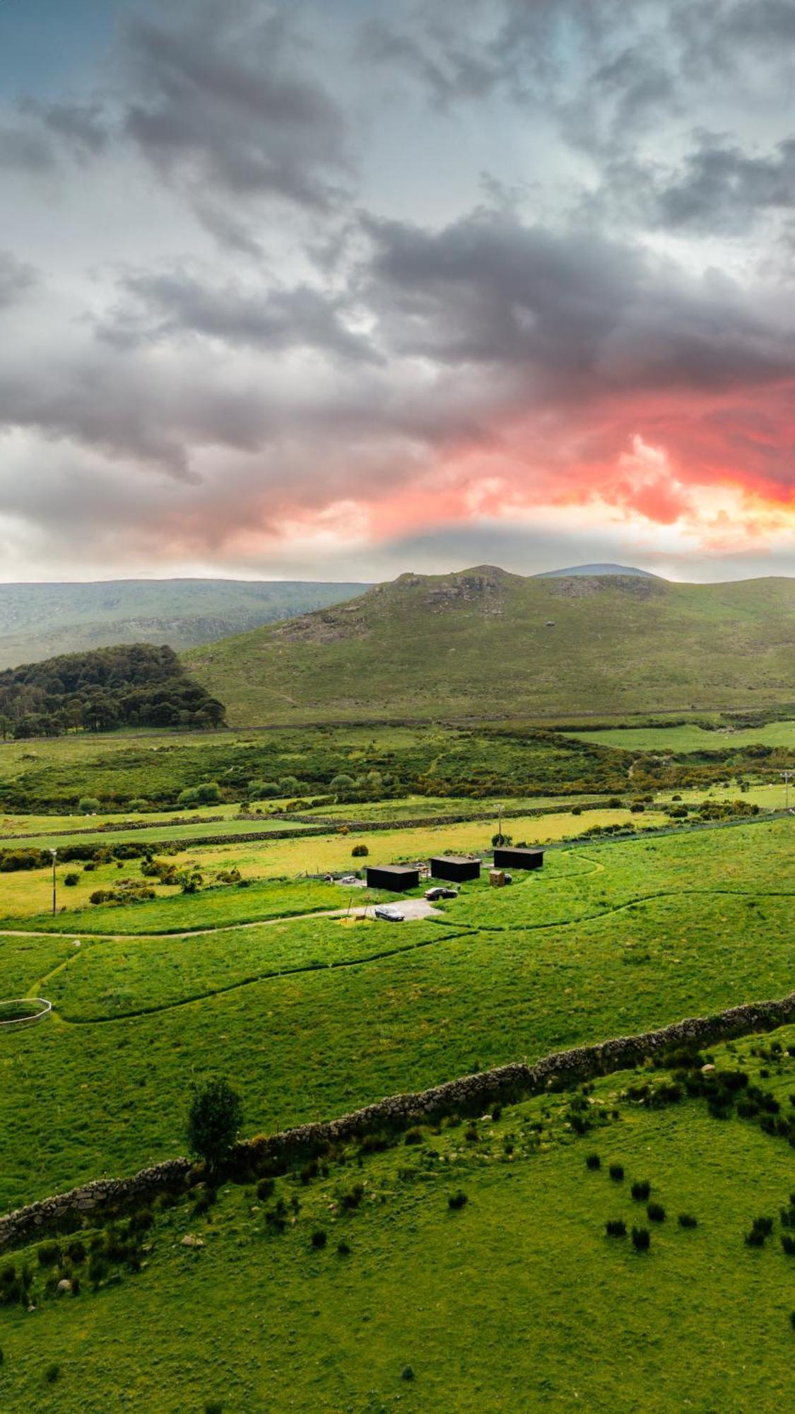 Hotel Oakwood Glamping Mourne Mountains Moyad Exterior foto